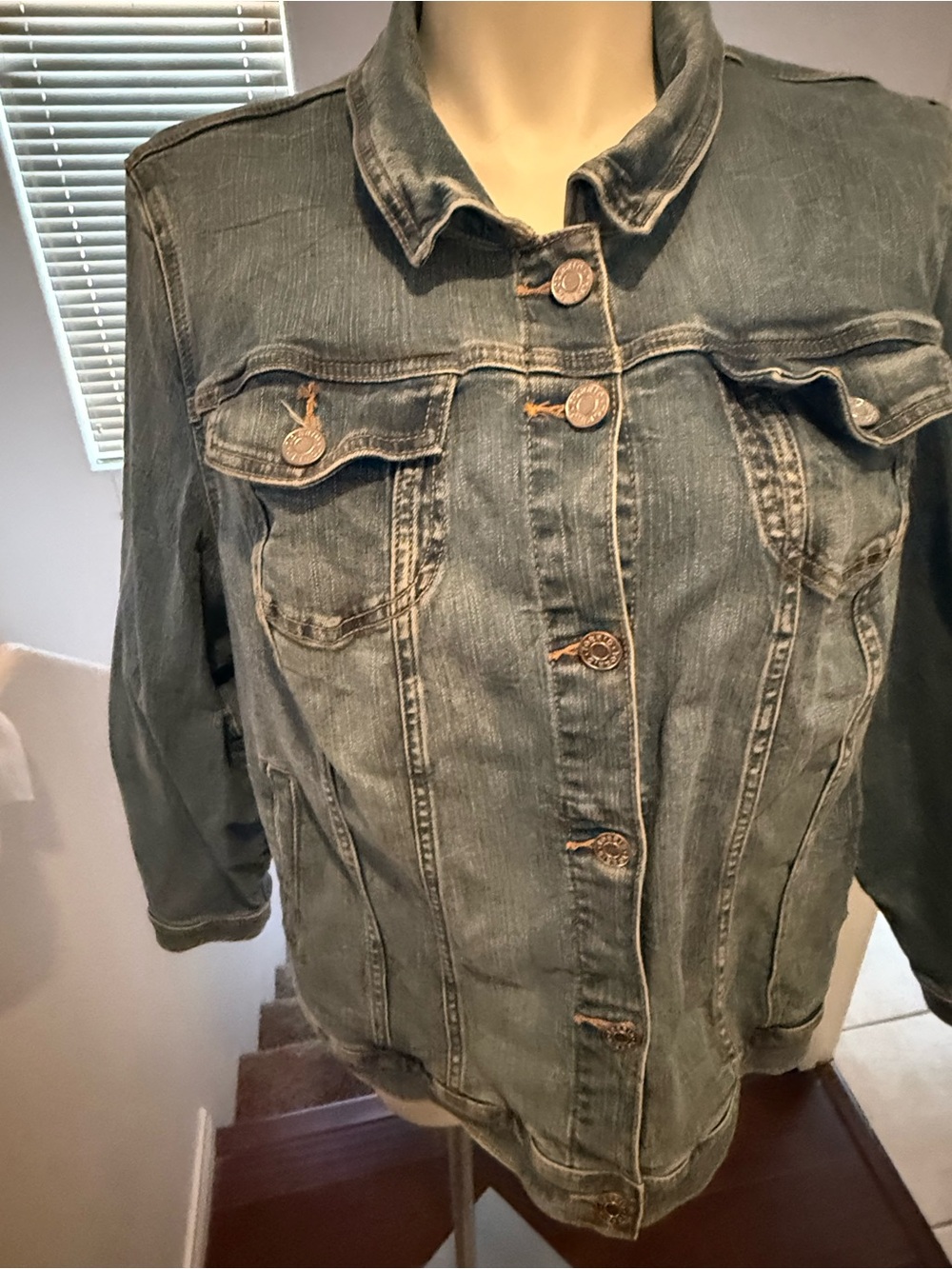Torrid Women's Washed Denim Jacket. EUC. Size 3 Torrid